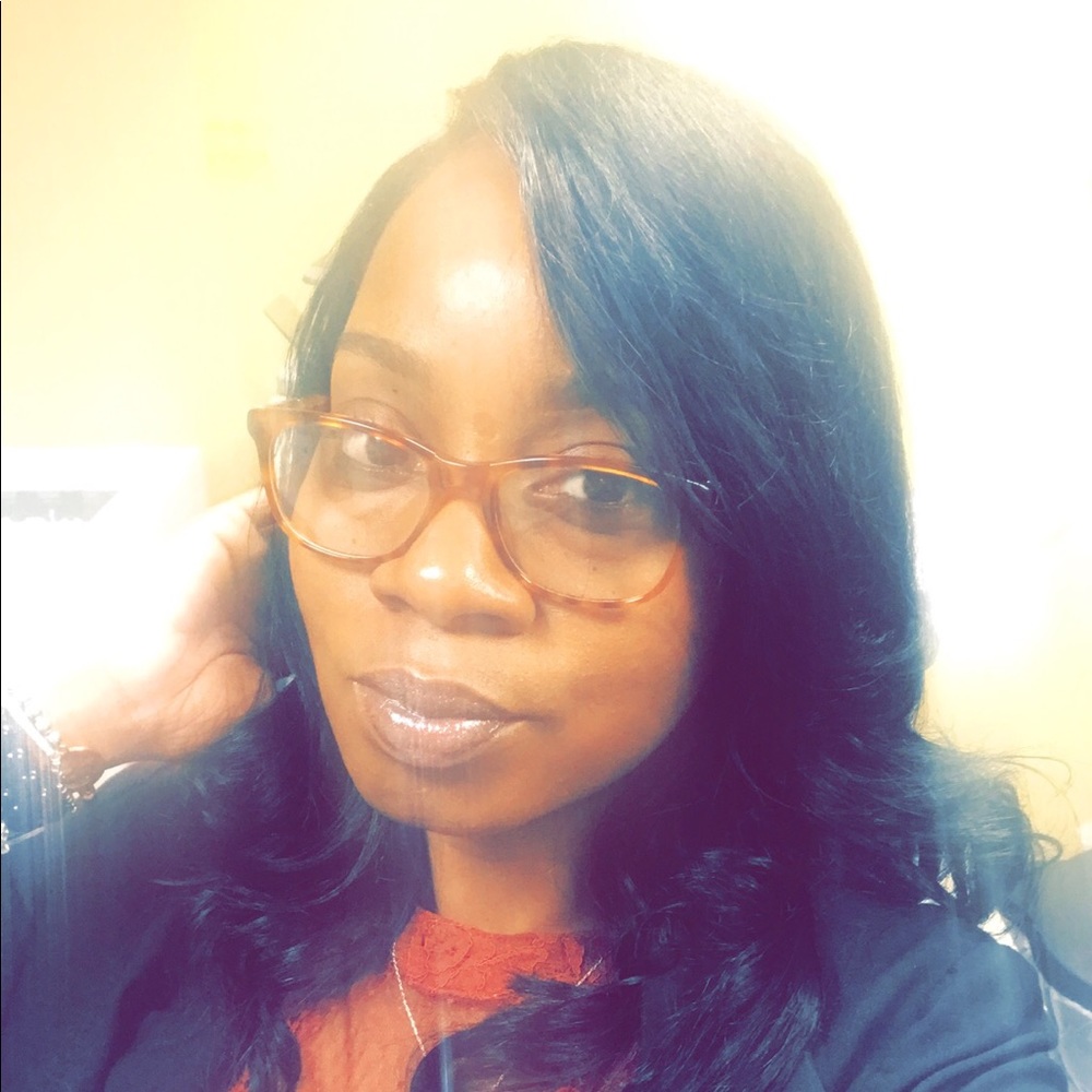 Hi! I’m LaToya! 💕Thanks buyers & followers ❤️